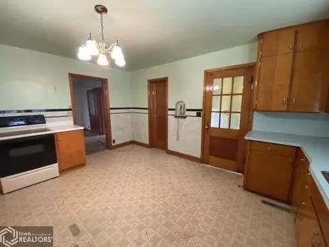 1250 Lark Ave, Hampton, IA 50441 photo 4