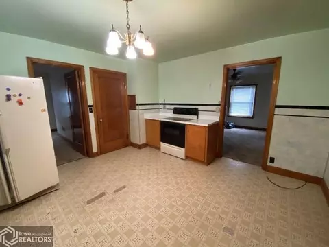 1250 Lark Ave, Hampton, IA 50441 photo 3