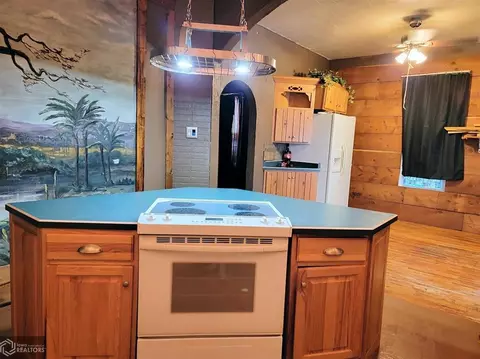 409 W Walnut St, Eldon, IA 52554 photo 10