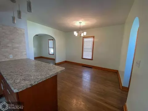 214 2nd St SE, Hampton, IA 50441 photo 5