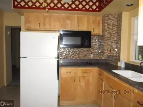 603 W Maple St, Centerville, IA 52544 photo 4