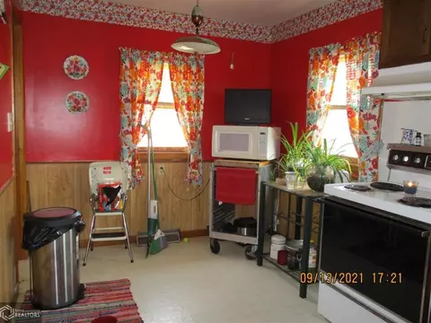524 E Walsh St, Centerville, IA 52544 photo 7