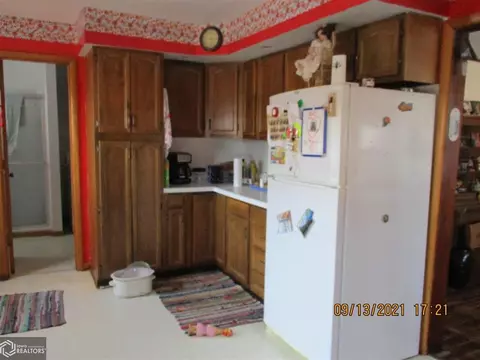 524 E Walsh St, Centerville, IA 52544 photo 6