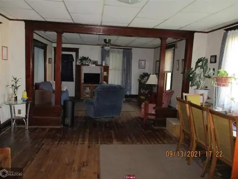 524 E Walsh St, Centerville, IA 52544 photo 5