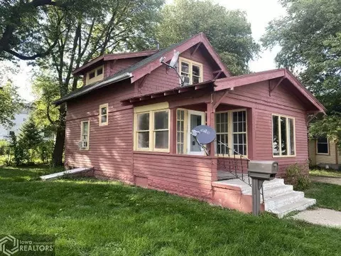 114 2nd St NE, Hampton, IA 50441 photo 1