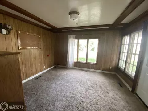 114 2nd St NE, Hampton, IA 50441 photo 5