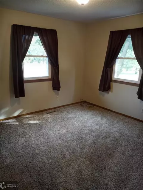 607 E Page St, Creston, IA 50801 photo 10
