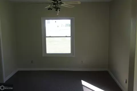 51 S 7th St, Hamilton, IL 62341 photo 5