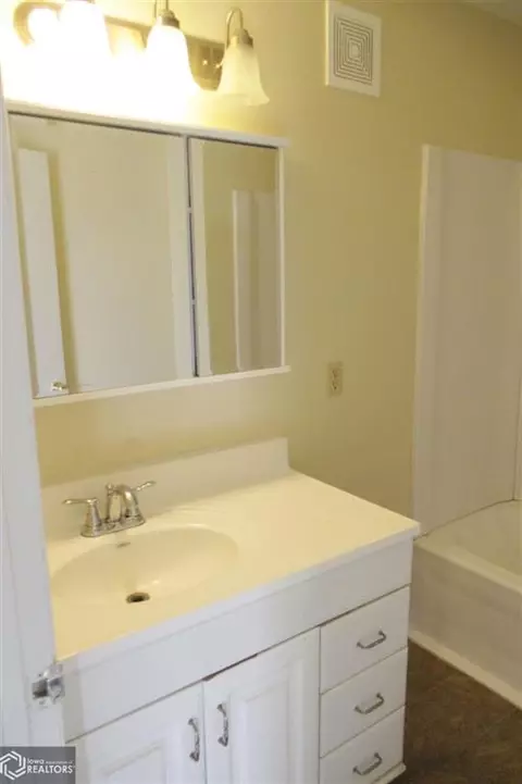 51 S 7th St, Hamilton, IL 62341 photo 10