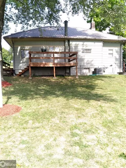 610 7th St, Eldon, IA 52554 photo 2