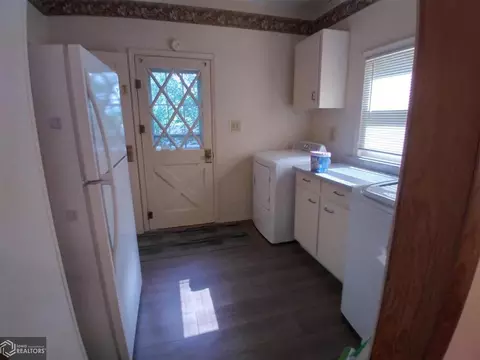 610 7th St, Eldon, IA 52554 photo 9
