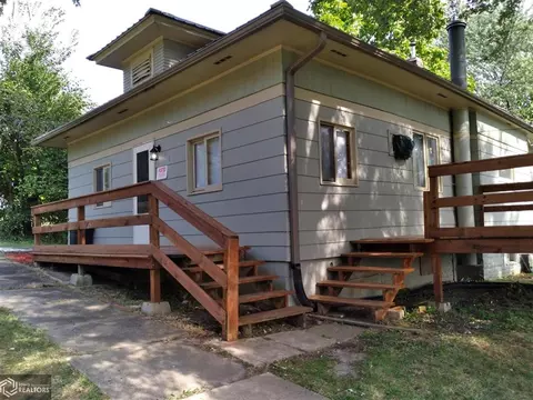 610 7th St, Eldon, IA 52554 photo 1