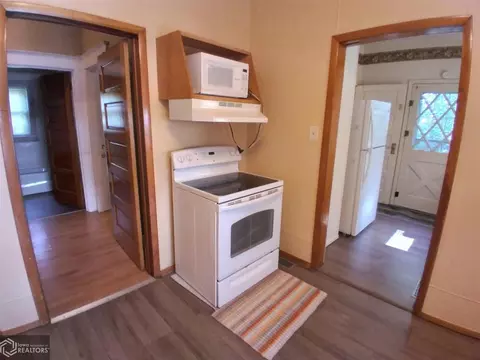 610 7th St, Eldon, IA 52554 photo 8