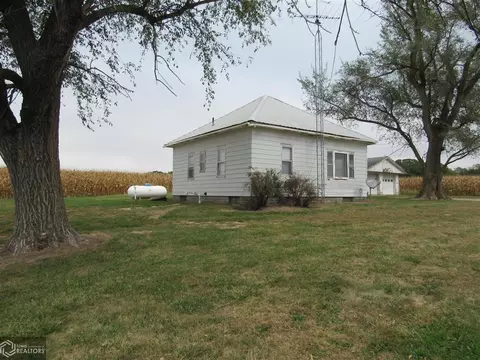 1807 30th St, Eldon, IA 52554 photo 1