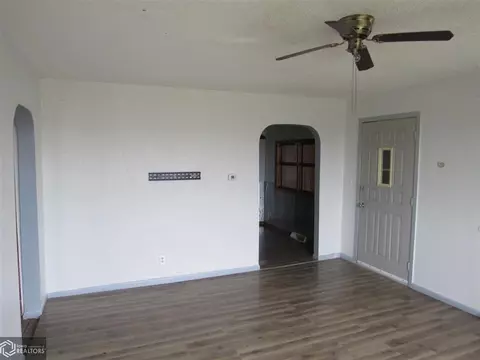 1807 30th St, Eldon, IA 52554 photo 4