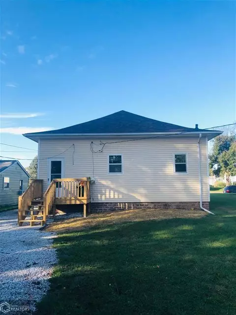 1110 Walnut St, Hamilton, IL 62341 photo 2