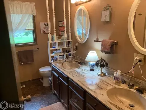 1391 Olive Ave, Hampton, IA 50441 photo 5