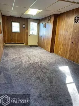 406 E Warren St, Mount Pleasant, IA 52641 photo 3