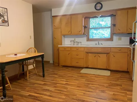 605 E 3rd St, Carroll, IA 51401 photo 5