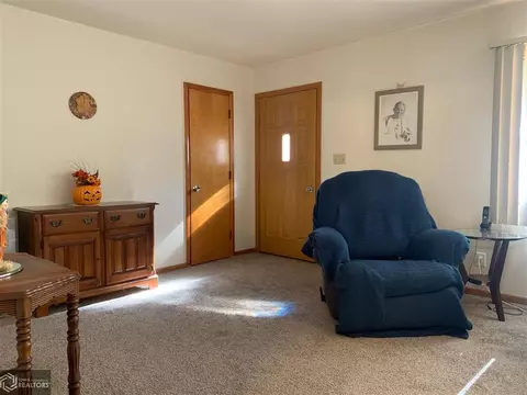 605 E 3rd St, Carroll, IA 51401 photo 4