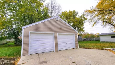 350 E 2nd St, Garner, IA 50438 photo 2