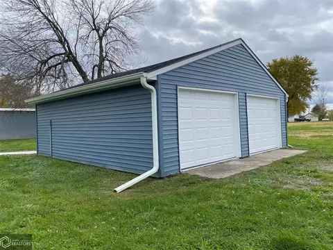 202 3rd St W, Weldon, IA 50264 photo 4