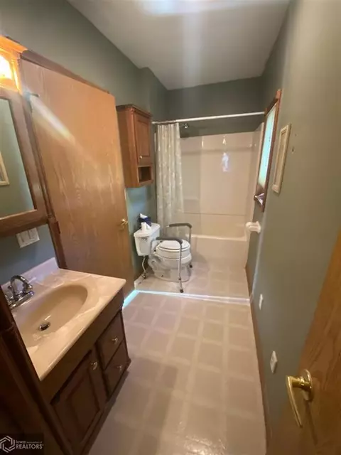 403 3rd Ave SW, Hampton, IA 50441 photo 4
