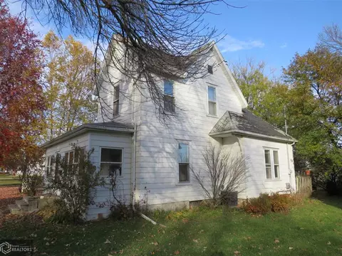 414 2nd St SE, Hampton, IA 50441 photo 4