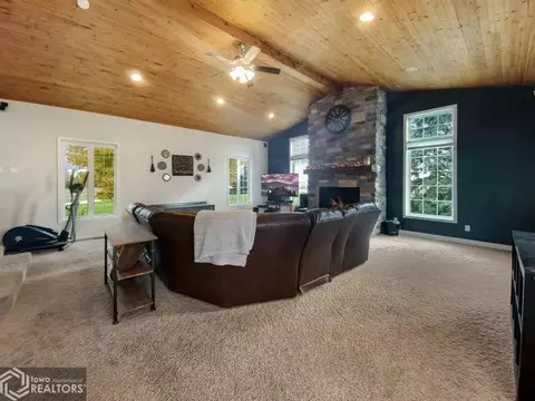 1660 140th St, Hampton, IA 50441 photo 9