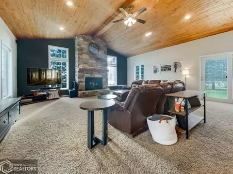 1660 140th St, Hampton, IA 50441 photo 8