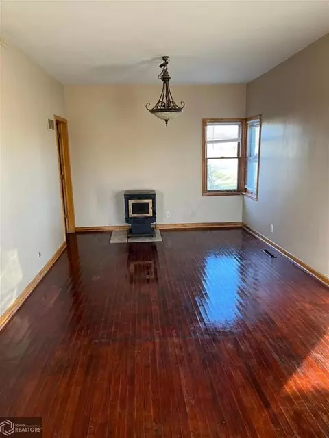 121 E Wall St, Exline, IA 52555 photo 9