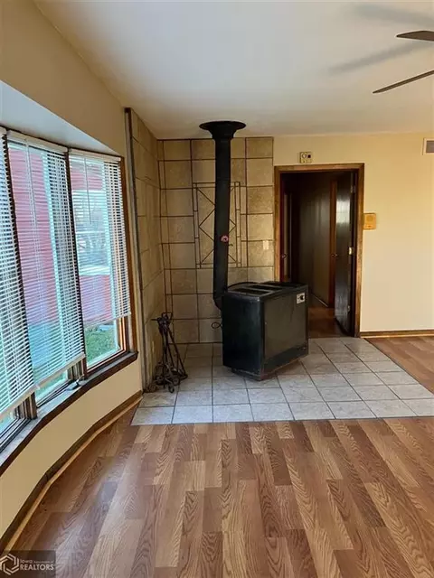 121 E Wall St, Exline, IA 52555 photo 8