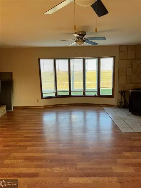121 E Wall St, Exline, IA 52555 photo 20