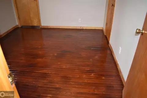 121 E Wall St, Exline, IA 52555 photo 12
