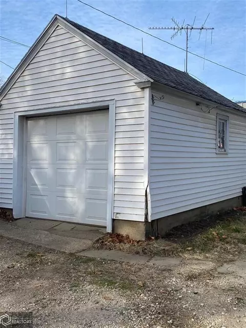 403 4th St, Garwin, IA 50632 photo 3