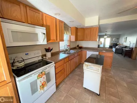 509 Elm St, Centerville, IA 52544 photo 4
