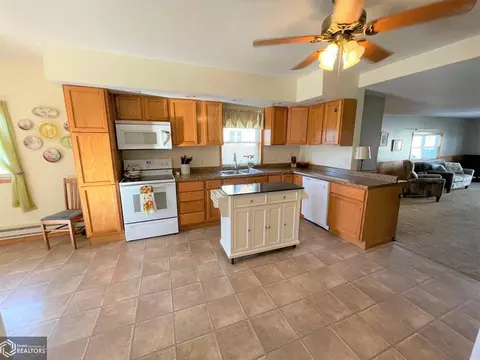 509 Elm St, Centerville, IA 52544 photo 3