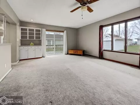 515 7th St SW, Hampton, IA 50441 photo 2