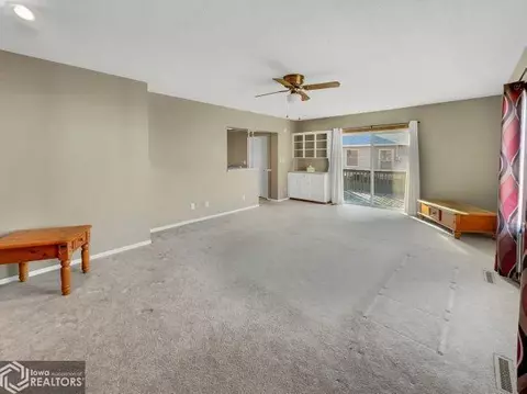 515 7th St SW, Hampton, IA 50441 photo 3