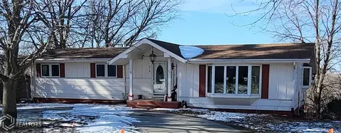 910 N Willow St, Avoca, IA 51521 photo 1