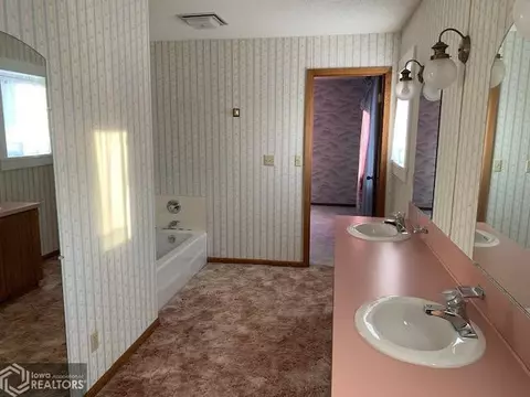 1654 Dorell Dr, Hampton, IA 50441 photo 10