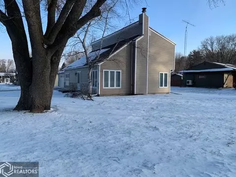 1654 Dorell Dr, Hampton, IA 50441 photo 2