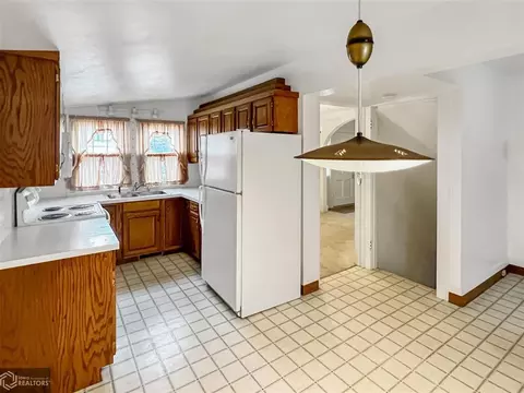 409 2nd St SE, Hampton, IA 50441 photo 3