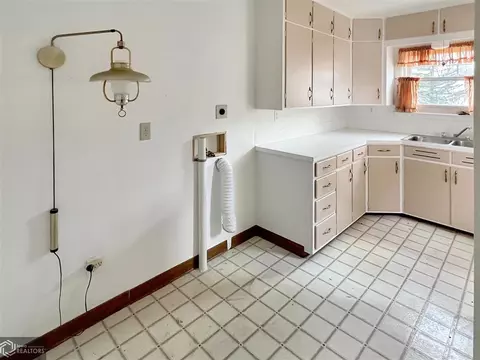 409 2nd St SE, Hampton, IA 50441 photo 6