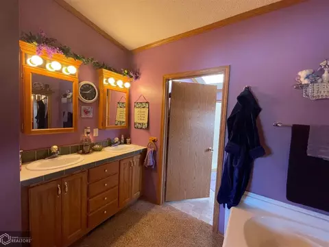 1310 E Cross St, Centerville, IA 52544 photo 37