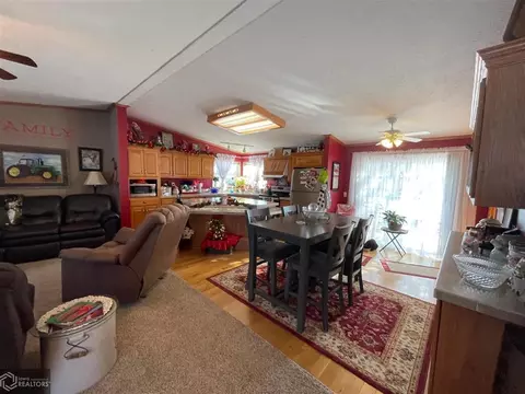 1310 E Cross St, Centerville, IA 52544 photo 15
