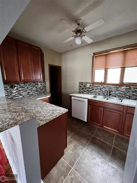 1061 Oak St, Hamilton, IL 62341 photo 10