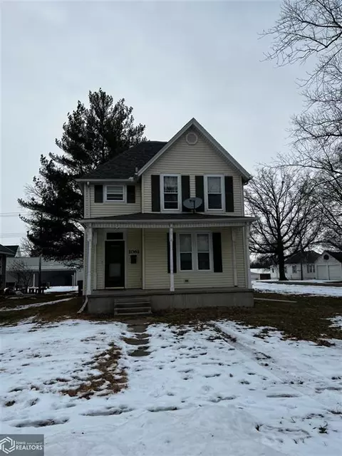 1061 Oak St, Hamilton, IL 62341 photo 2