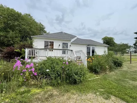 302 2nd St, Garwin, IA 50632 photo 1
