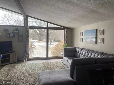 2400 Maple Ridge Dr, Denison, IA 51442 photo 5